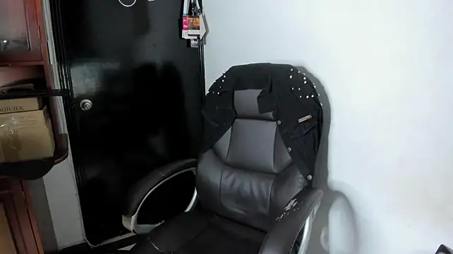 AlphaMarco live XXX chat