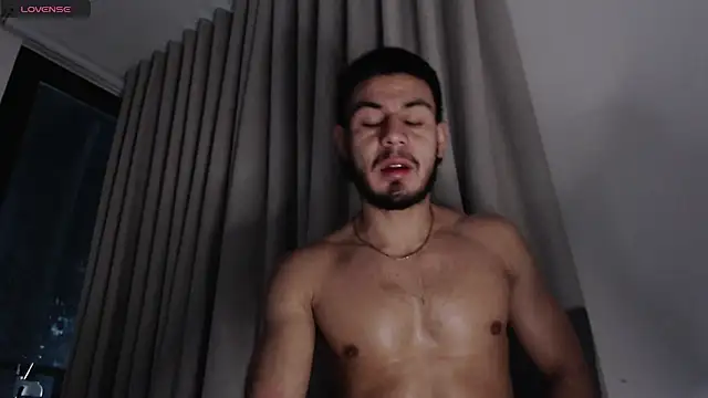 XXX chat uživo modela Taylor_DiamondBoy