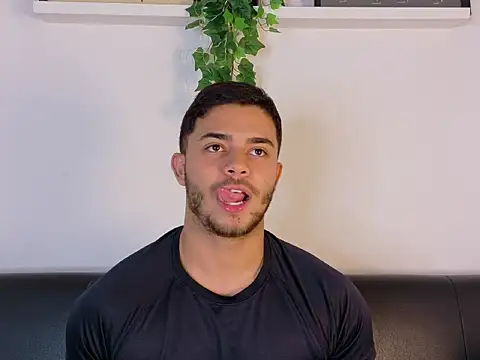 Chat XXX ao vivo de TylerWest_