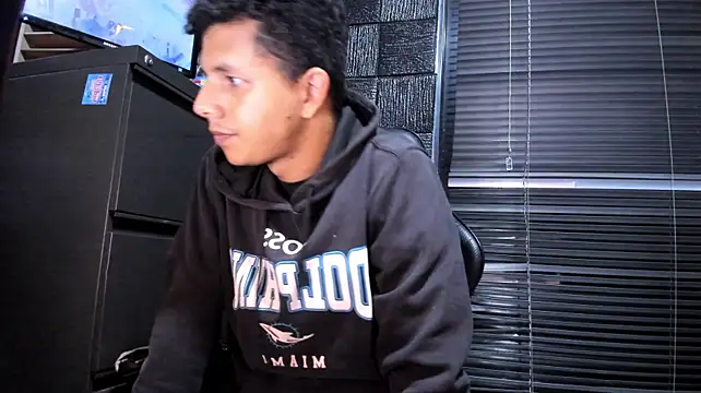 g_lincoln live XXX chat