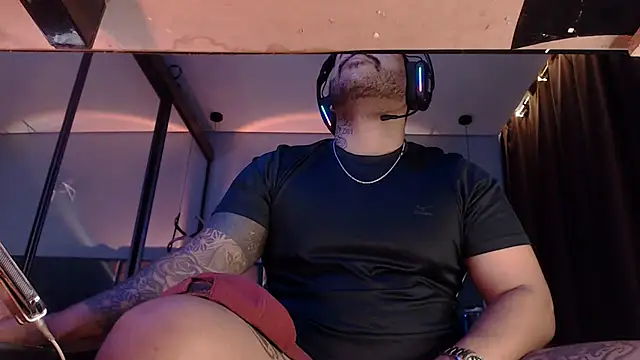 aleparrudo Chat XXX live