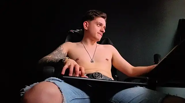 FelixStarkk élő XXX-chatje