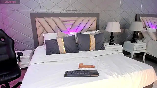XXX chat uživo modela LollyWatson