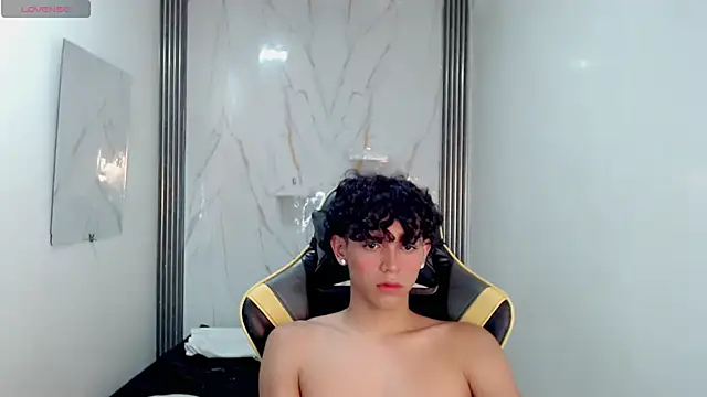 Chat XXX en directo de FUNNY_DICK_