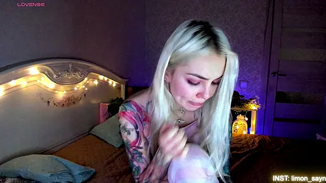 LillyMoure_ Chat XXX live