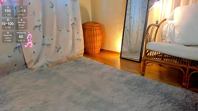 Chat +18 de MarinSabine ao vivo
