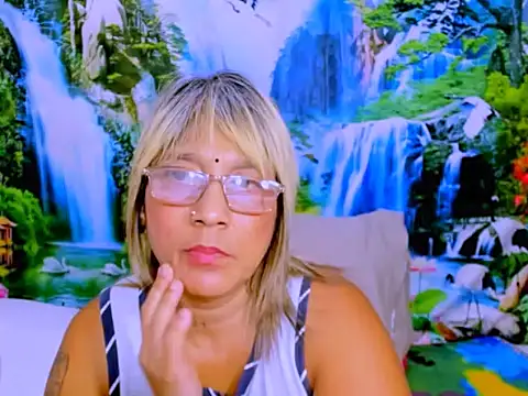 indianroxy Chat XXX in diretta