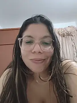 Carliina_Soussa Adlı Modelin Canlı XXX Sohbeti