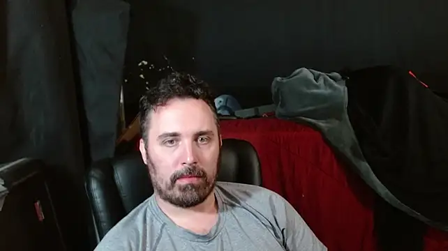 Živý XXX chat Metalstud