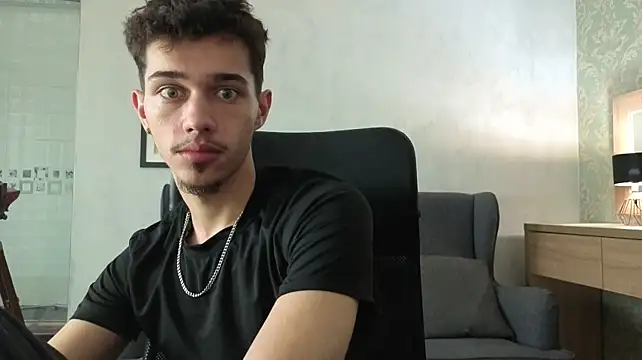 XXX chat uživo modela KaydenDrew