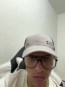 XXX chat uživo modela Edward_2709
