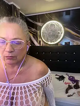 Misevie Adlı Modelin Canlı XXX Sohbeti