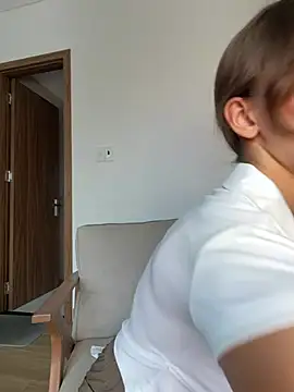 XXX chat uživo modela FlexibleDoll_