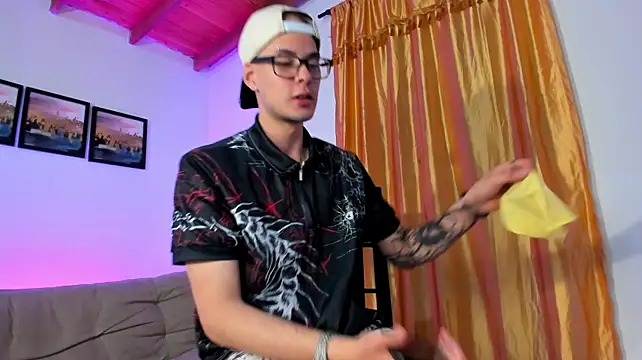Vlad__night live XXX chat