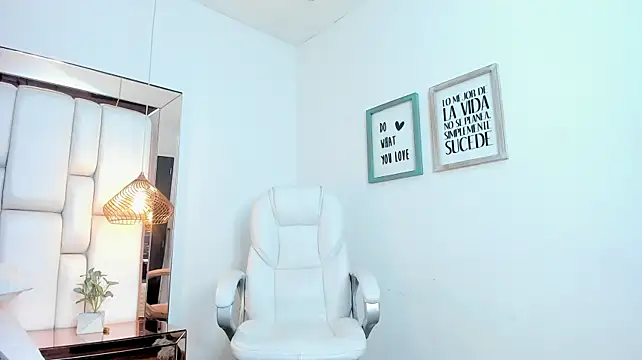 Živý XXX chat BrillitHard