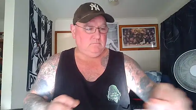 KINKYBLUEYES69 webkamerás műsora