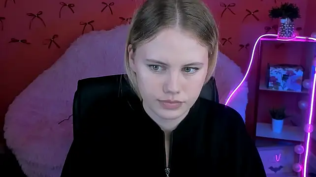 LanaWey XXX чат на живо