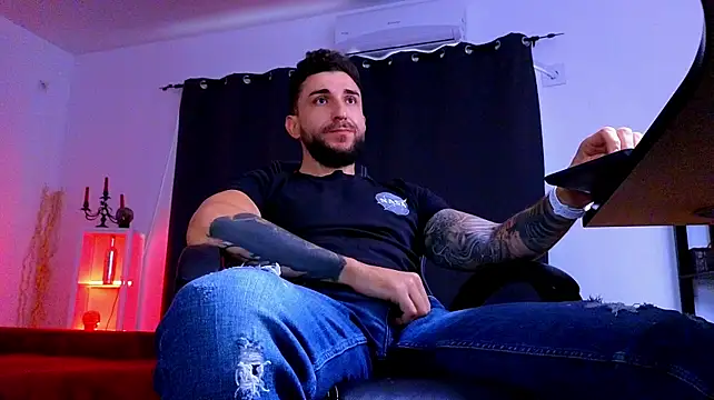 MightyAaron66 – Naživo XXX chat