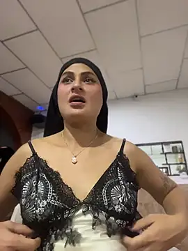 aisha_k Adlı Modelin Canlı XXX Sohbeti