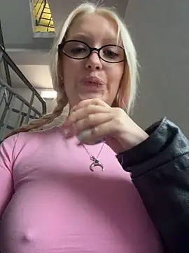Elfi_InPublic Live XXX-chat