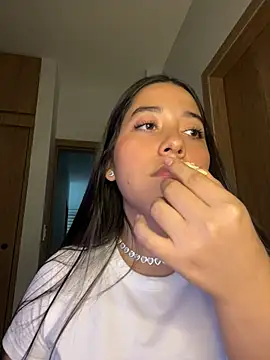 XXX chat uživo modela Nhefertary