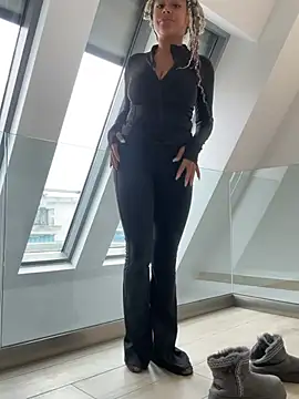 XXX chat uživo modela HaileyDiana