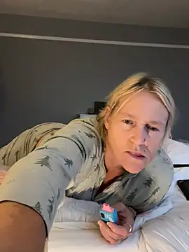 Blondnboujee53 Adlı Modelin Canlı XXX Sohbeti