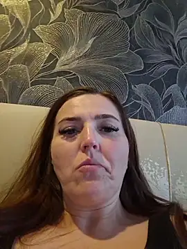 Chat XXX en directo de MilaMature