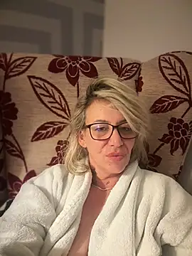 blondebitch2 élő XXX-chatje