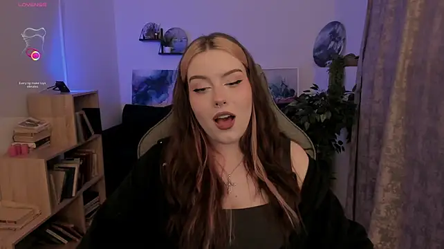 CoraMiel Live XXX-chat