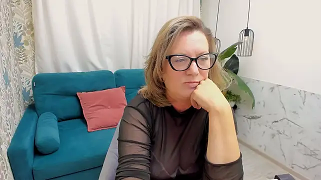 LeaPure's Live XXX Chat