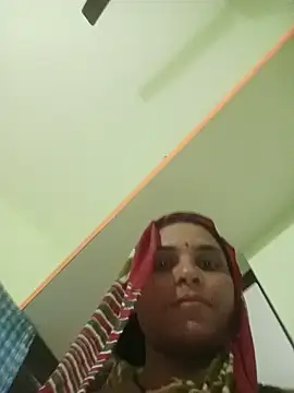 XXX chat uživo modela Hotneha07