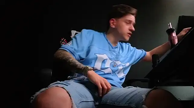 Онлайн чат XXX FelixStarkk