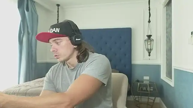 Marrymeplz Live XXX-Chat