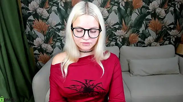 Velvet-Lunn Live XXX chat