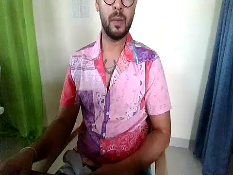 SaltyYoungDaddy Adlı Modelin Canlı XXX Sohbeti