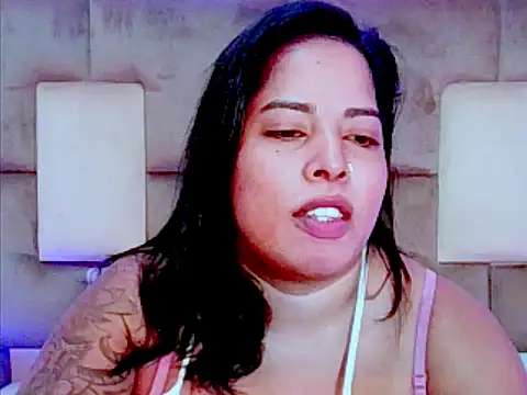 indiantopaz694u Adlı Modelin Canlı XXX Sohbeti