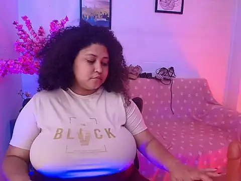 XXX chat uživo modela Aylin_boobs