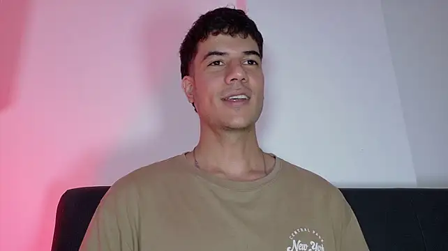 Derek_stud_のライブXXXチャット