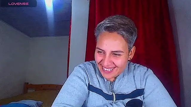 Chat XXX en directo de Yessi_rousse