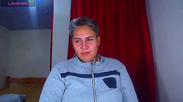 Živý XXX chat Yessi_rousse