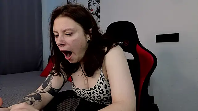 Bella_Stink Adlı Modelin Canlı XXX Sohbeti