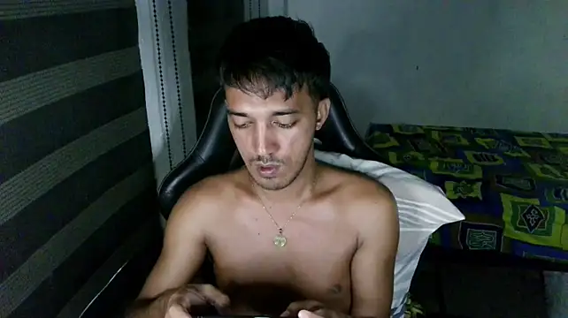 Rowy_Cam 现场XXX聊天