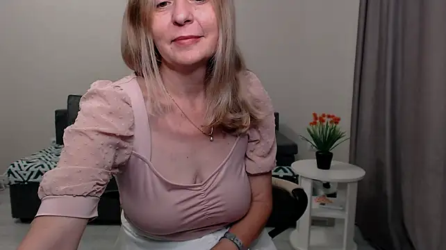Saule_Vn Live XXX chat