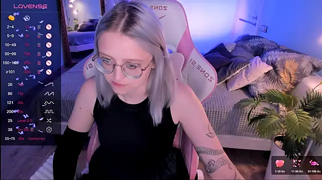 XXX chat uživo modela LunarGlow