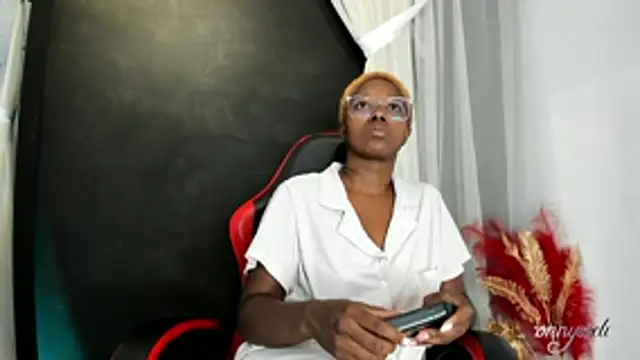Chat XXX ao vivo de connywellss