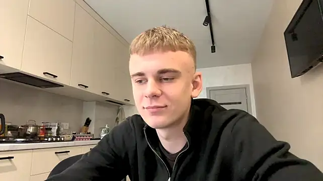 SoloFuryn Live XXX chat