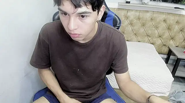 StiwenTwink Chat XXX in diretta
