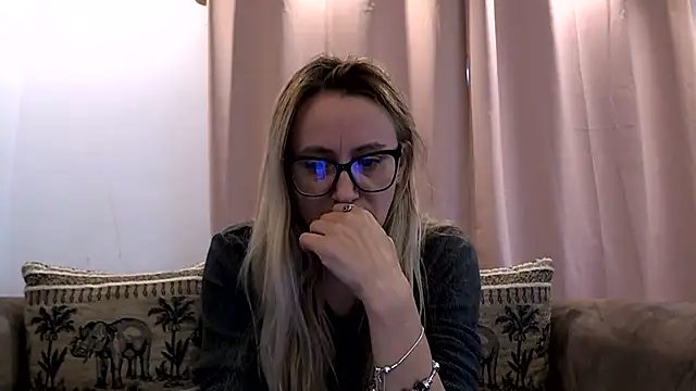 Nataly_Rosy's Live XXX Chat