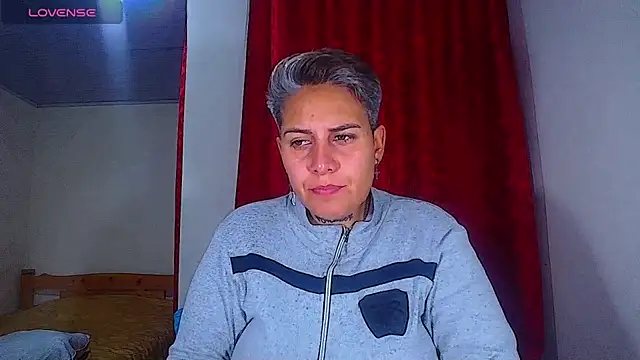 Yessi_rousse: онлайн-секс-чат